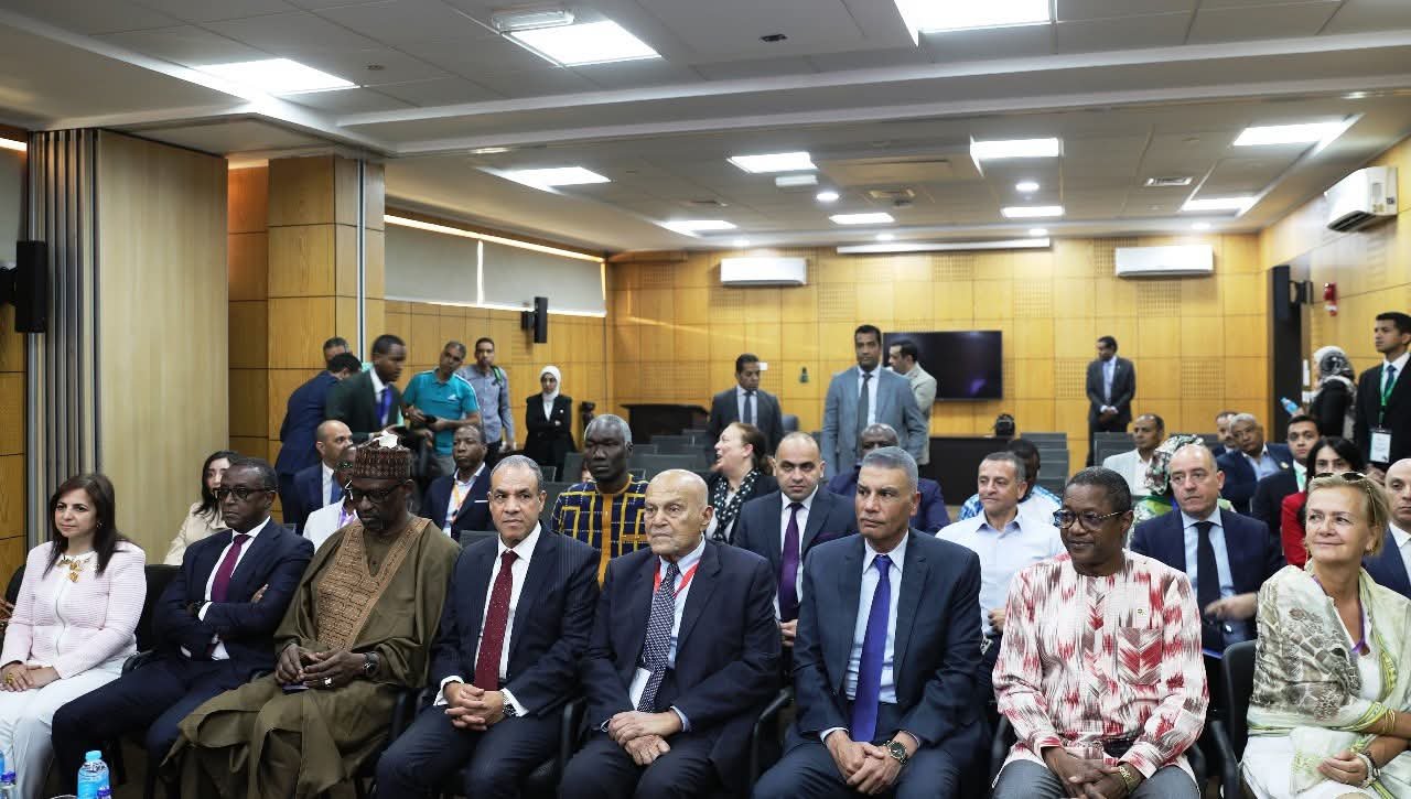 وزير الخارجية ومحافظ أسوان يزوران مركز مجدى يعقوب لجراحات القلب برفقة وفود منتدى أسوان للسلام والتنمية المستدامين