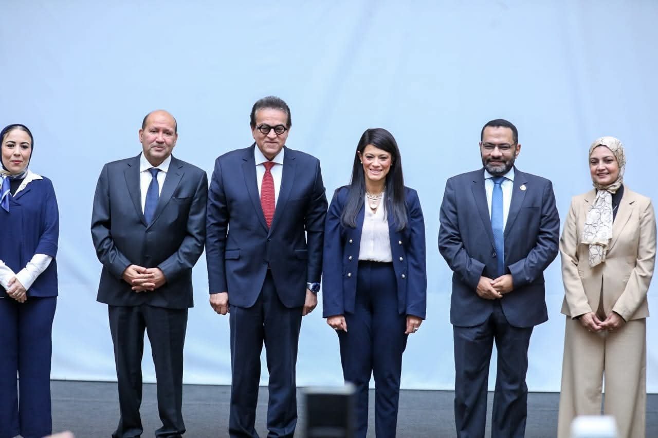 وزير الصحة..يشارك في إطلاق جائزة مصر للتميز الحكومي للقطاع الصحي بحضور وزيرة التخطيط والتنمية الاقتصادية