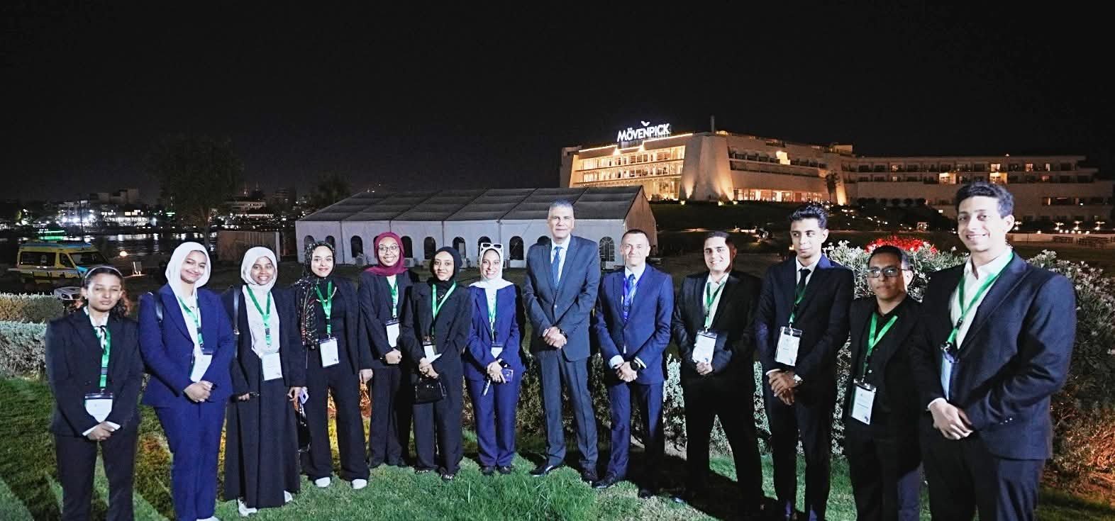 وزير الخارجية يشكر محافظ أسوان على الدعم المتواصل لإنجاح فعاليات منتدى السلام والتنمية المستدامين