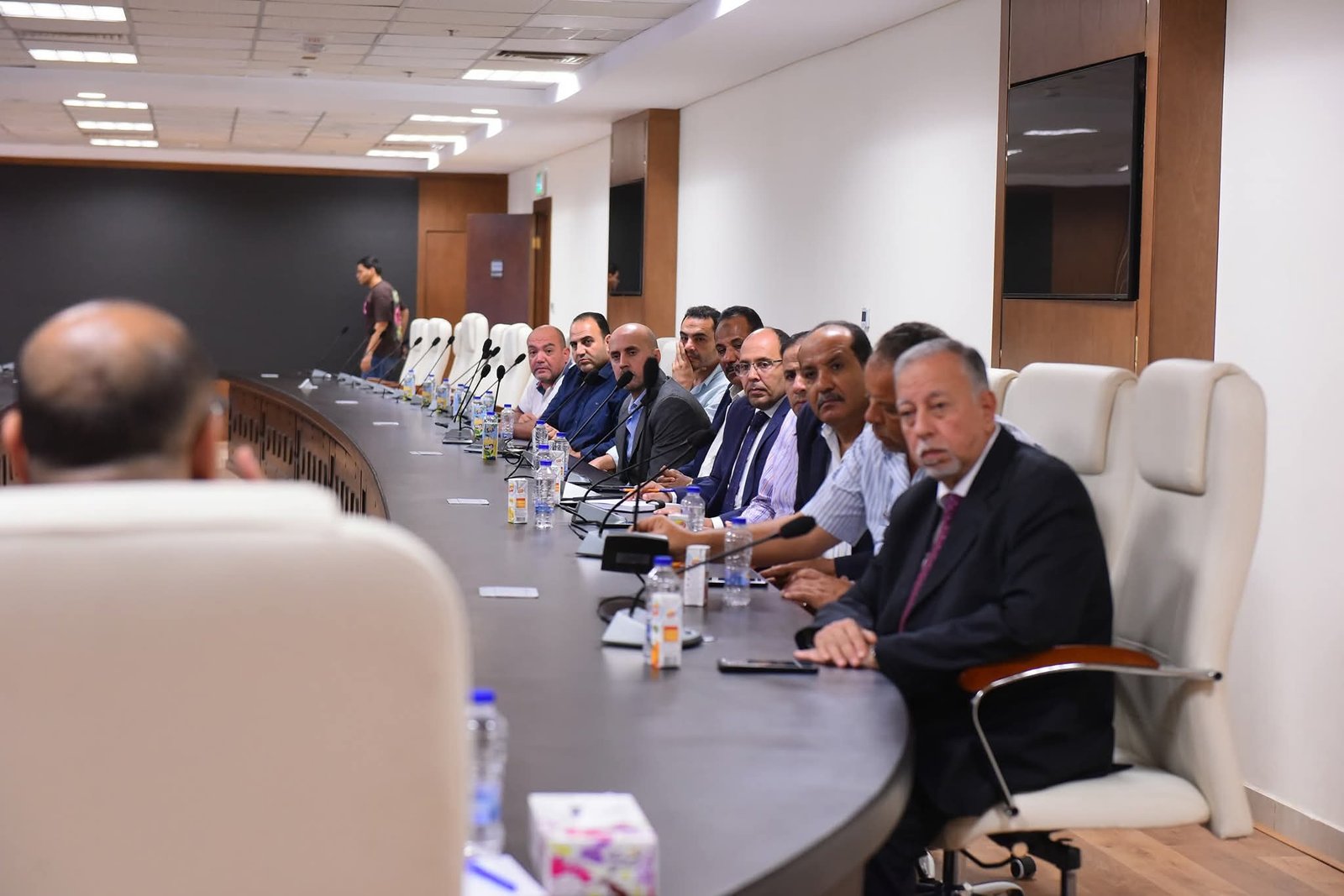 وزير العمل خلال لقائه ممثلي أصحاب الأعمال بمنطقة شق الثعبان:هدفنا تعزيز الوعي بقانون العمل الجديد