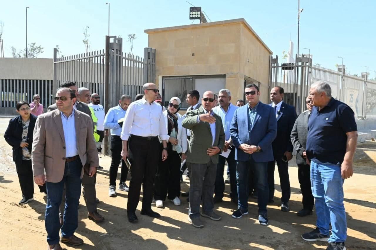 وزير الإسكان يتابع سير العمل بمشروع حدائق “تلال الفسطاط” بمنطقة مصر القديمة بالقاهرة