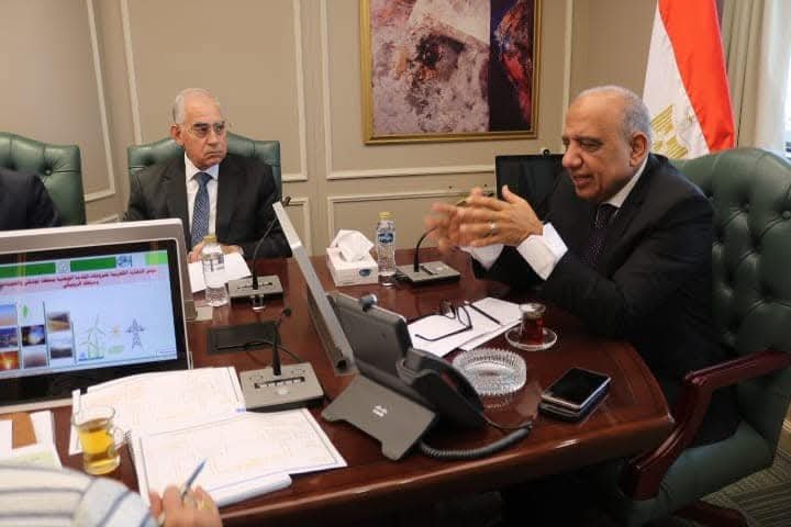 وزير الكهرباء ومدير جهاز مشروعات الخدمة الوطنية يبحثان التغذية الكهربائية  توشكى