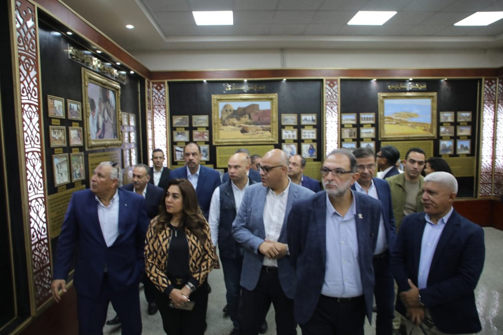 وزيرا التنمية المحلية والزراعة ومحافظ الوادي الجديد يتفقدون مجمع المصالح الحكومية للخدمات الذكية بالخارجة