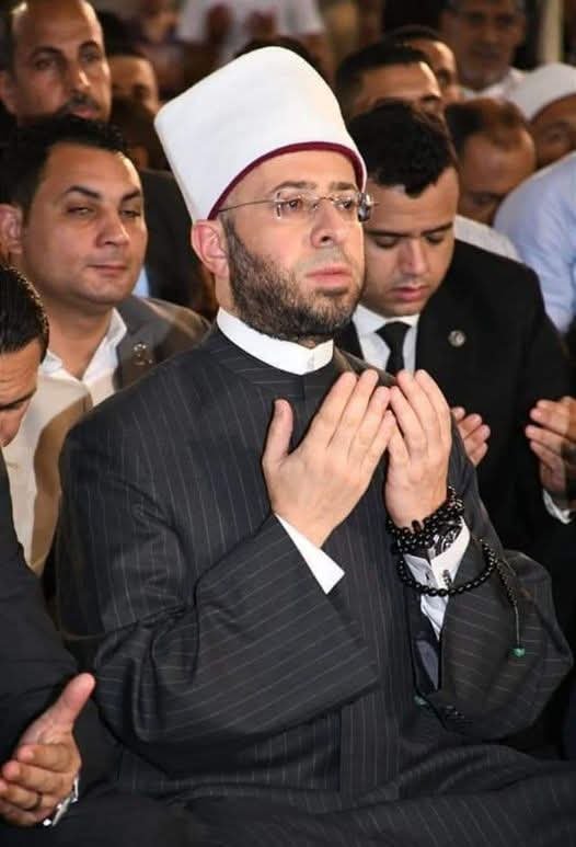 وزير الأوقاف يحظر على الأئمة والخطباء والقيادات الدعوية الظهور بالزي الأزهري في أي تجمعات خاصة بالدعاية لأي مرشح أو حزب