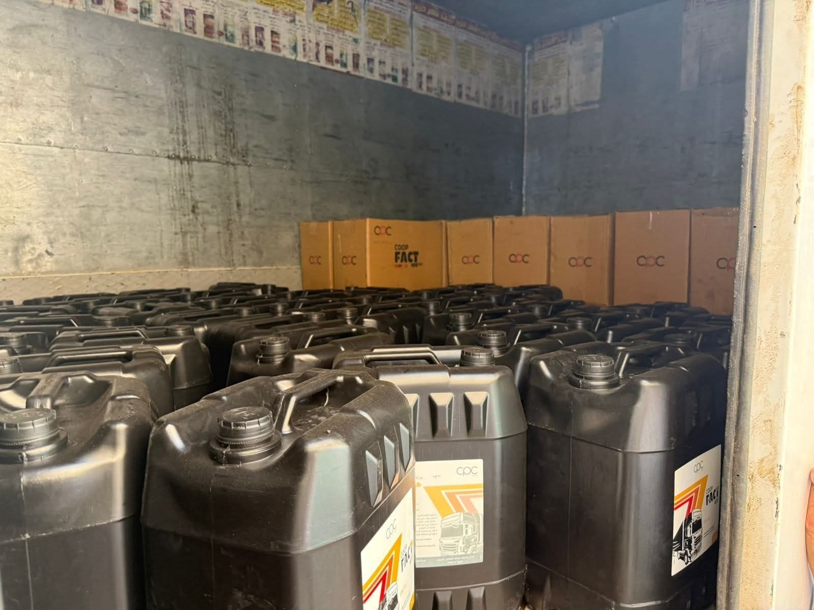 محافظ القليوبية يوجّه حملة تموينية مكبرة تضبط 2800 لتر من زيوت السيارات مجهولة المصدر داخل مخزن غير مرخص بالخانكة