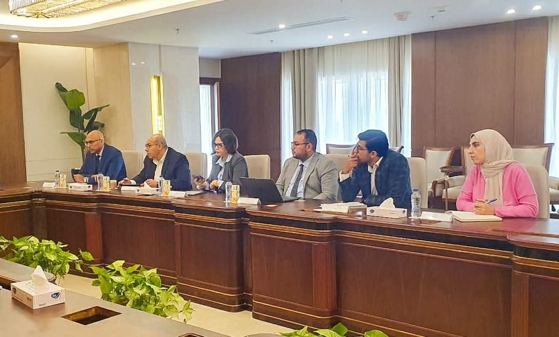 هيئة الدواء تبحث مع نقابة أطباء الأسنان سبل دعم وتطوير منظومة أدوية ومستلزمات طب الأسنان