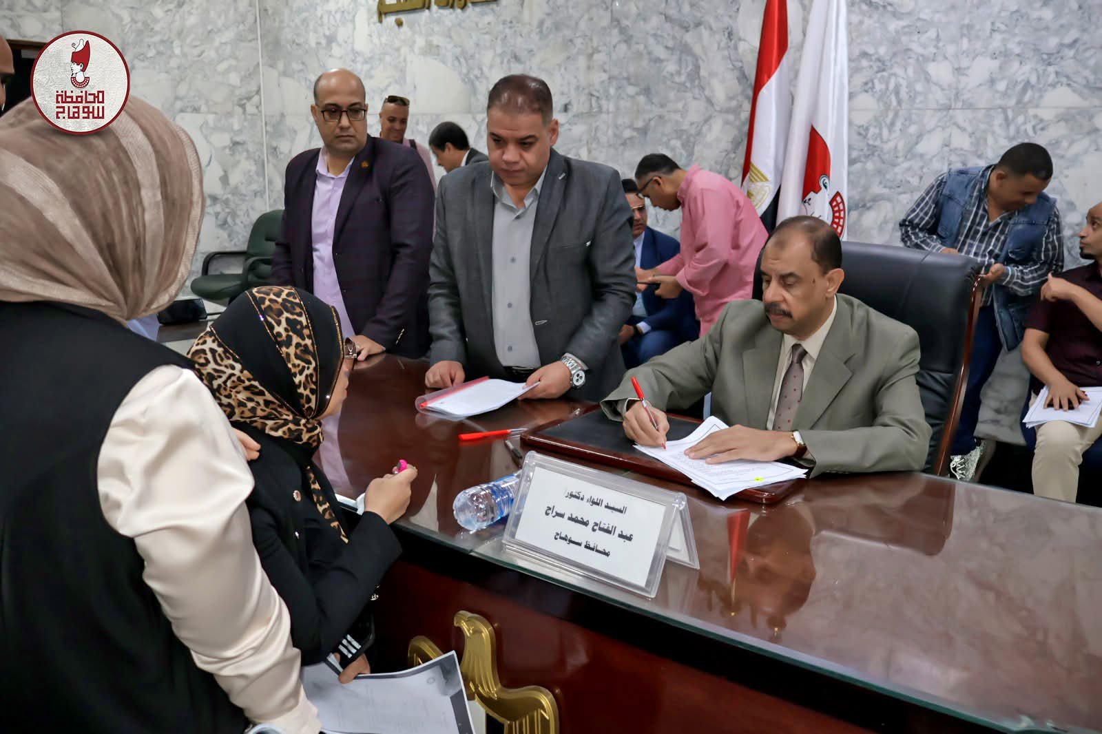 محافظ سوهاج يعقد اللقاء الجماهيري الأسبوعي للاستماع إلى شكاوى وطلبات المواطنين