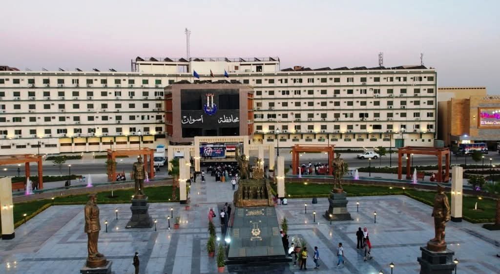 محافظ أسوان : ترقية رؤساء المراكز والمدن لدرجات الوظائف العليا وتكليف قيادات جديدة بمزيد من الجهد والعمل