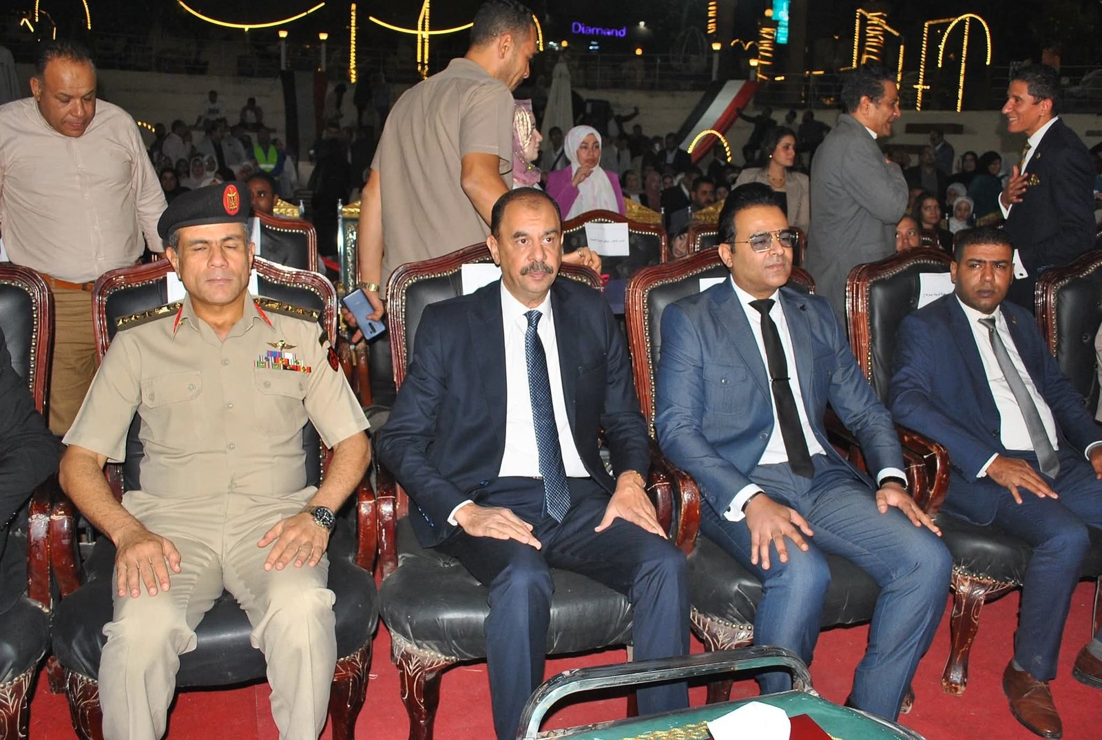 في يوم “عرس القطاع الصحي”..سوهاج ترتدي ثوب الفرح تكريم ٤٠٠ من الكوادر الطبية والإدارية بالمحافظة تقديرًا لجهودهم وتميّزهم