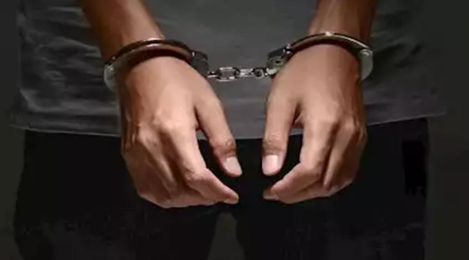 خناقة على فلوس الانتخابات”.. تفاصيل ضبط رئيس حزب “شعب مصر” في الجيزة