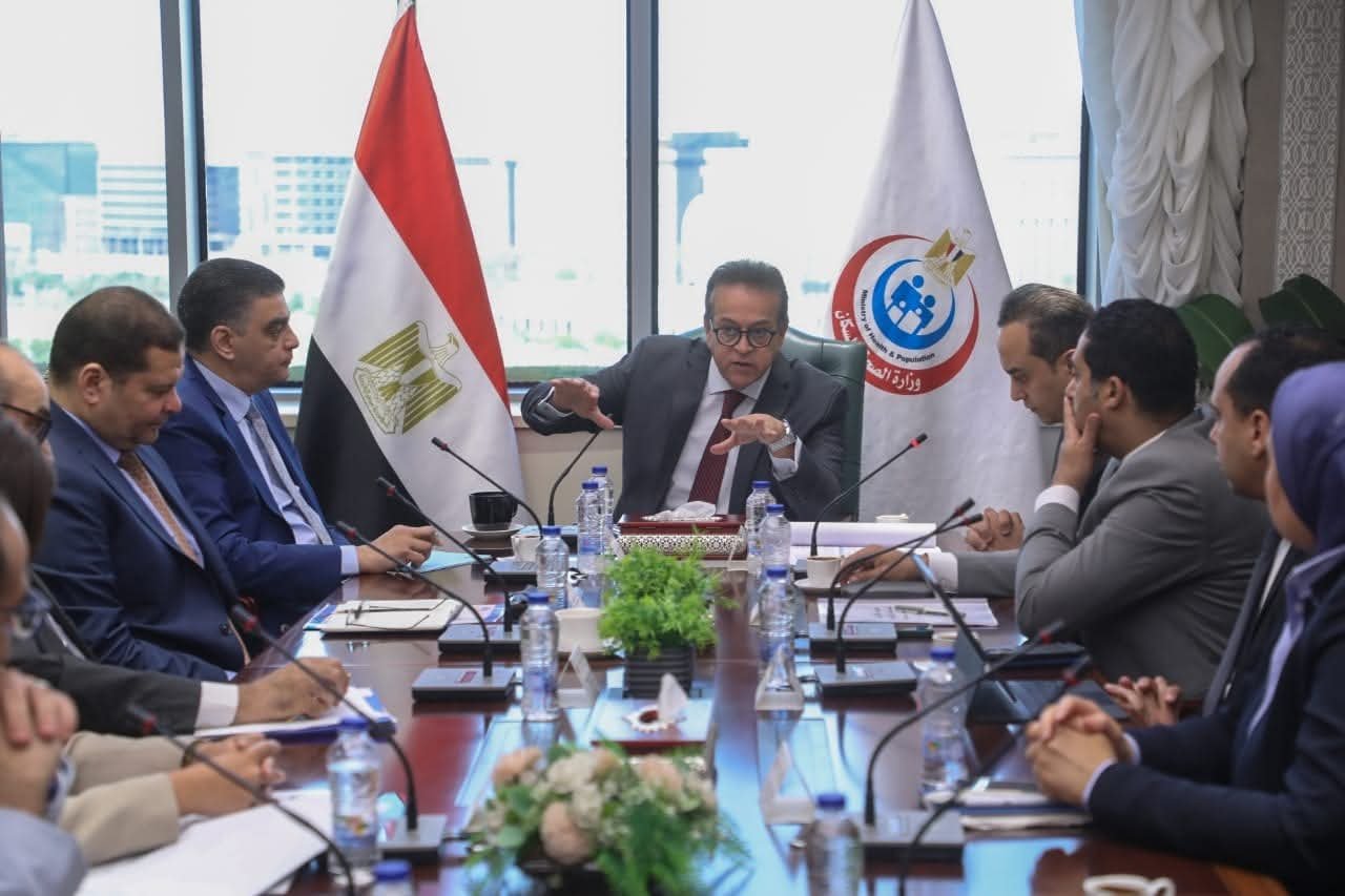 وزير الصحة يتابع ضوابط صرف الأجهزة التعويضية ضمن منظومة التأمين الصحي الشامل