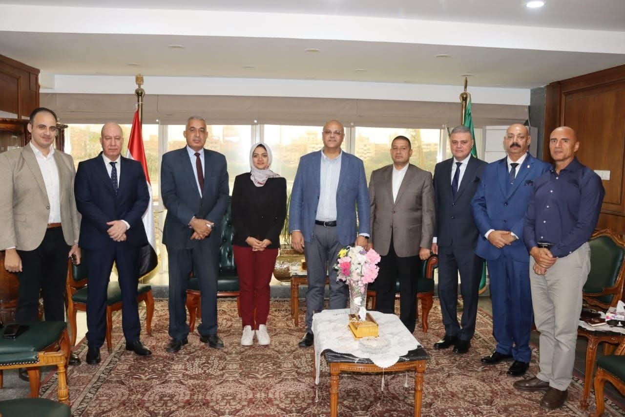 محافظ القليوبية يجتمع بعدد من رؤساء المدن الجدد بحضور السكرتير العام المساعد الجديد لمناقشة خطة العمل وأهم الملفات
