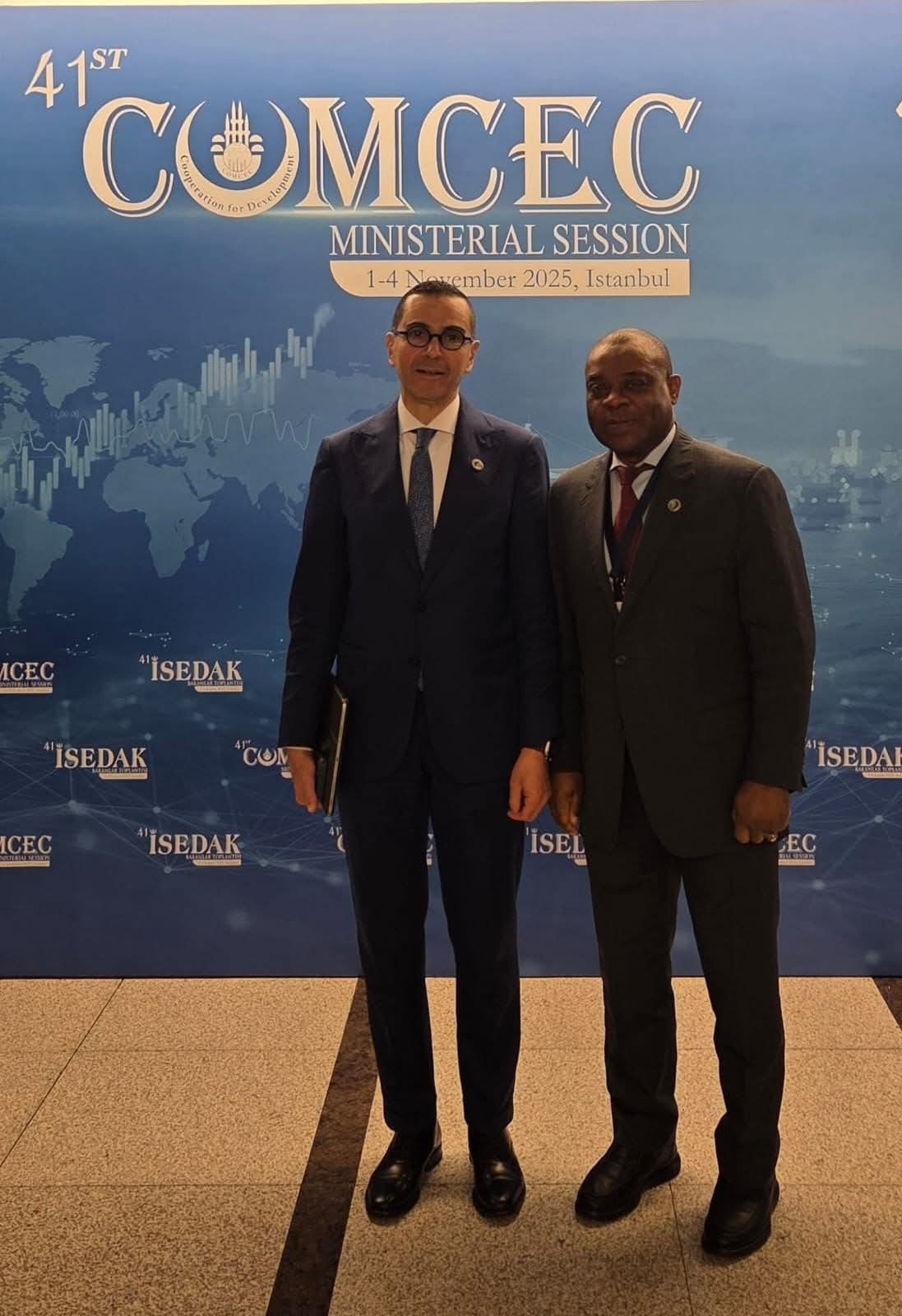 وزير الاستثمار والتجارة يناقش مع سكرتير عام منظمة الدول الثماني الإسلامية ترتيبات استضافة مصر لاجتماع وزراء تجارة المجموعة في ديسمبر