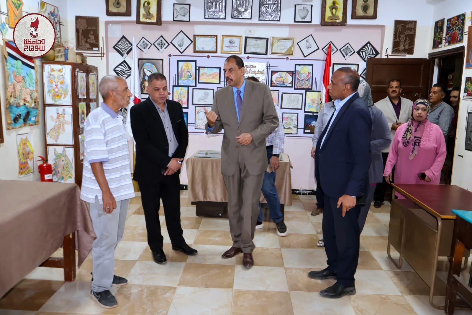 محافظ سوهاج يتفقد مقر اللجنة العامة واللجان الانتخابية استعدادًا لانطلاق انتخابات مجلس النواب