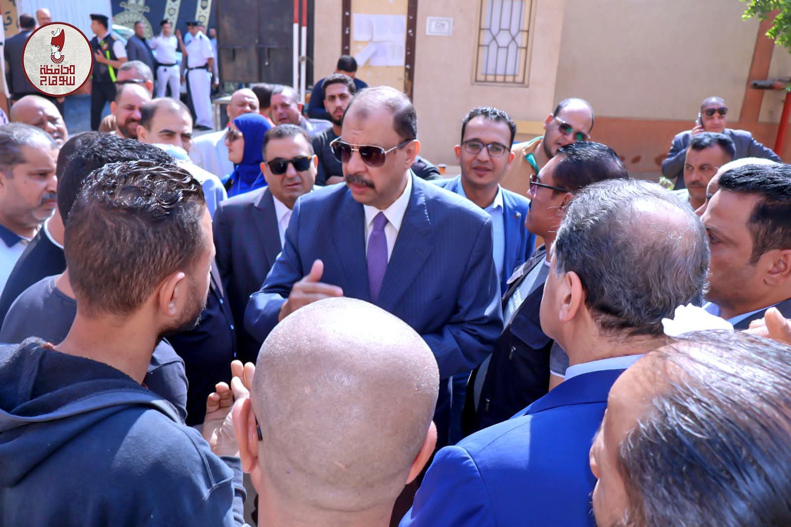 لليوم الأول لانتخابات مجلس النواب ..محافظ سوهاج يتفقد لجان انتخابات النواب بسوهاج والمراغة وطما