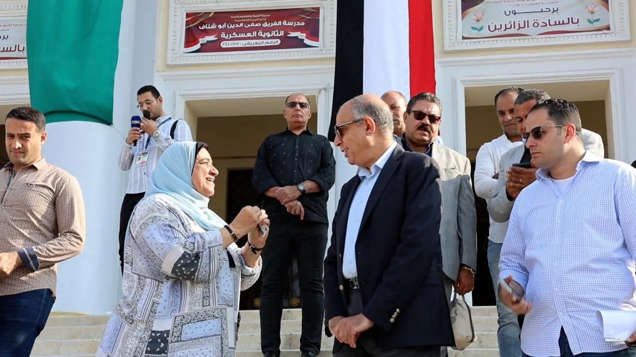 محافظ المنيا يتفقد عدداً من اللجان الانتخابية لمتابعة سير انتخابات مجلس النواب