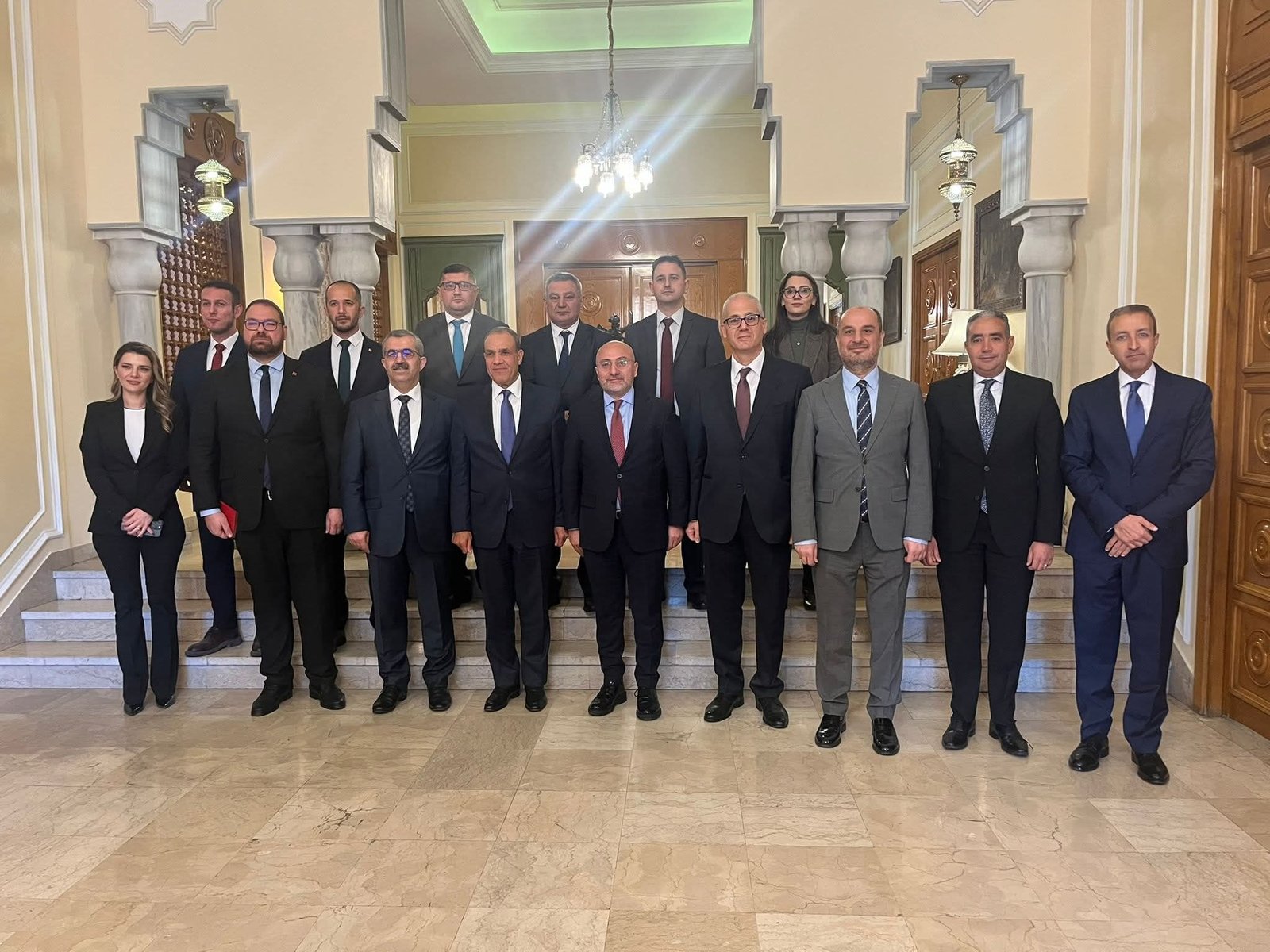 وزير الخارجية يشارك في جلسة نقاشية بمركز الأبحاث التركي SETA