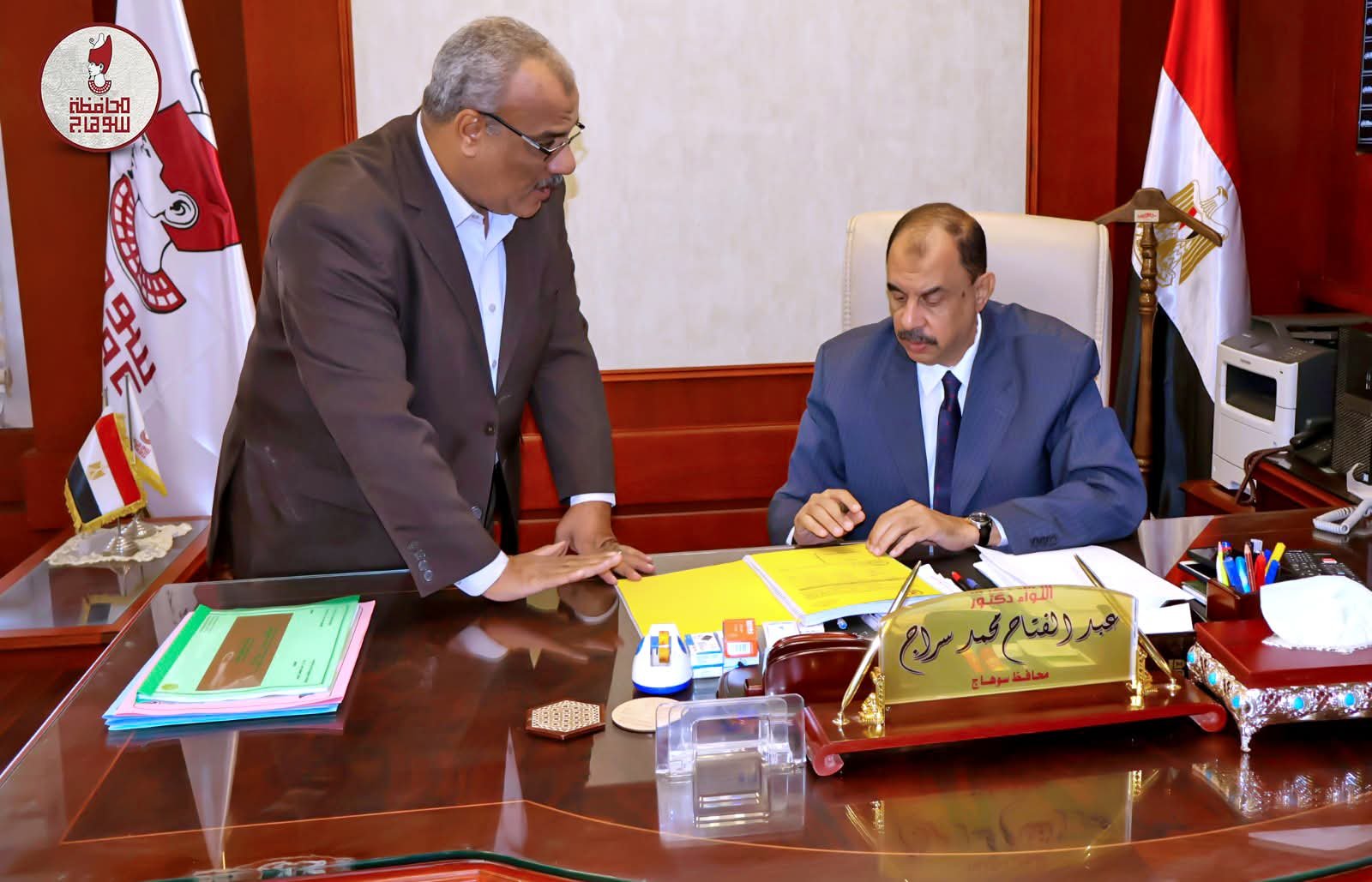 محافظ سوهاج يعتمد ترقية 1400 موظف بالديوان العام والوحدات المحلية