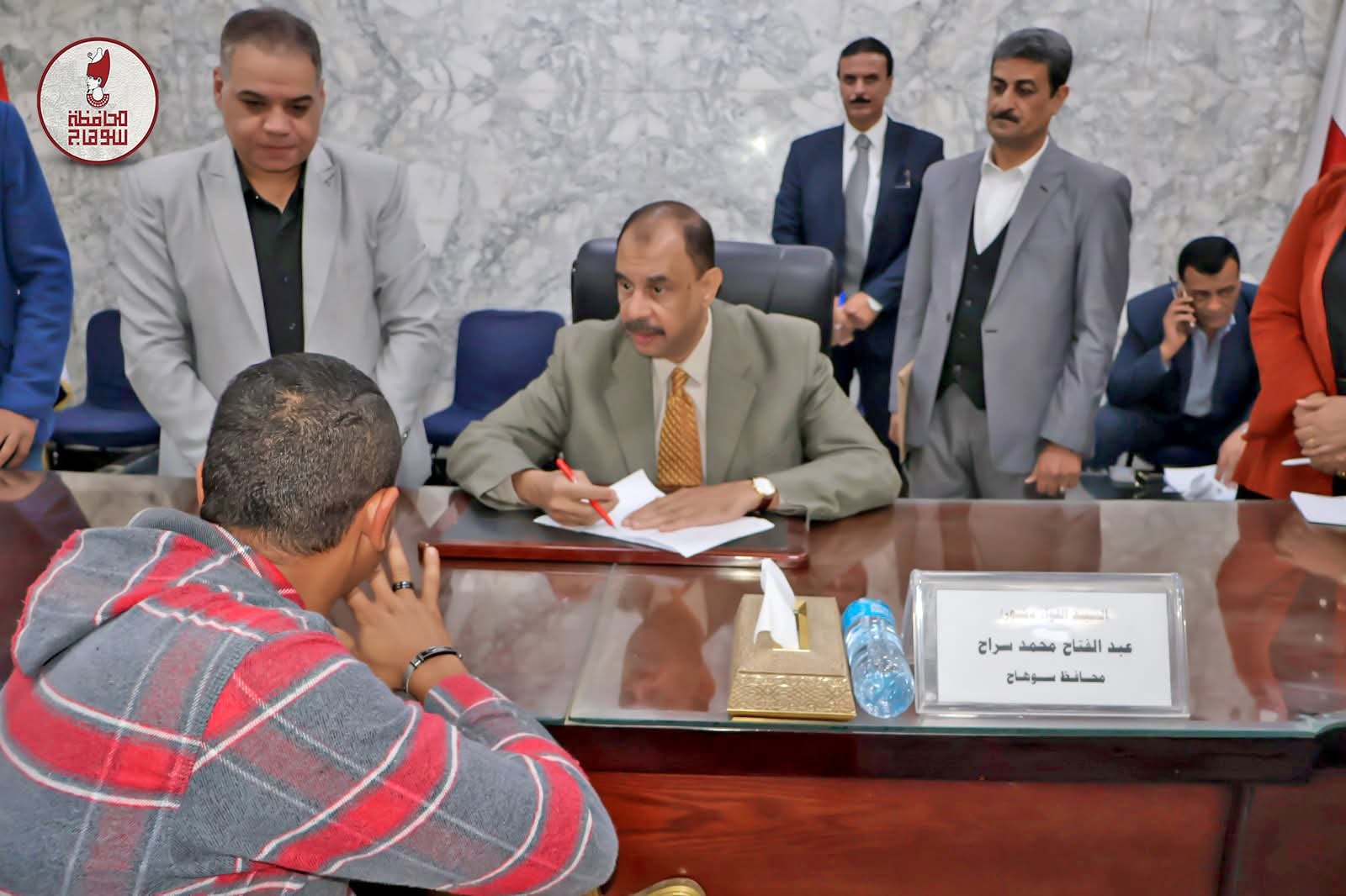 محافظ سوهاج يعقد اللقاء الجماهيري الأسبوعي للاستماع إلى شكاوى وطلبات المواطنين