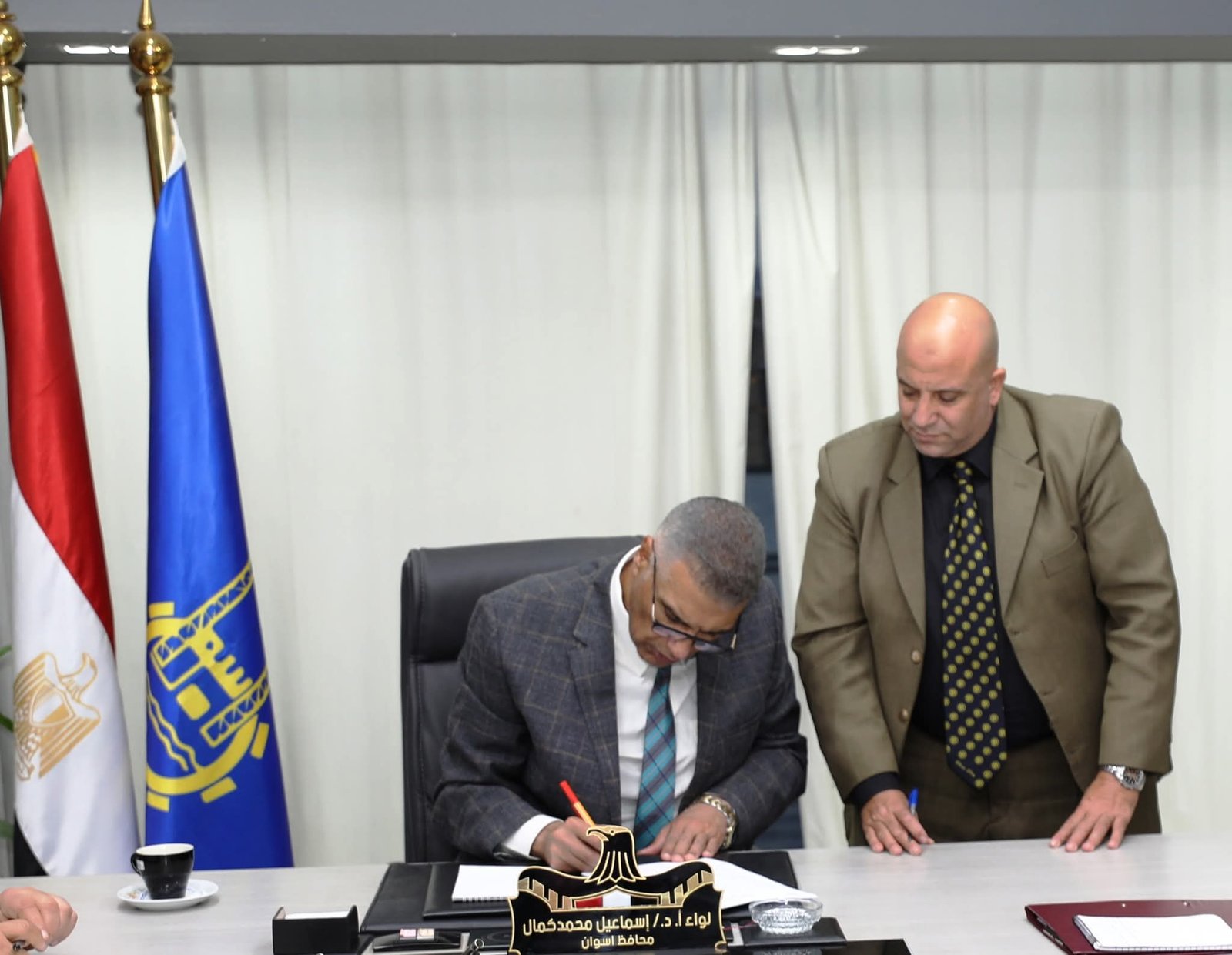 محافظ أسوان : توفير إعتماد مالى بقيمة 12 مليون جنيه لتوصيل شبكات المياه والكهرباء لخدمة 84 منزل بقرية وادى العرب بنصر النوبة