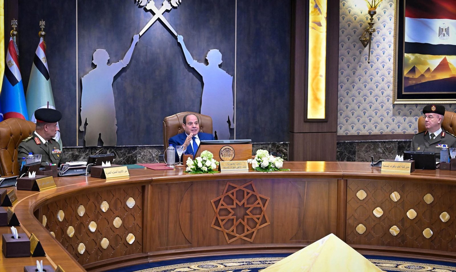 “السيسي يشهد اختبارات كشف الهيئة للطلبة المتقدمين للالتحاق بالأكاديمية العسكرية المصرية”