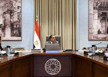 رئيس الوزراء يستعرض مقترحات تطوير المنطقة المحيطة بالقلعة ومنطقة “الزبالين” بالقاهرة