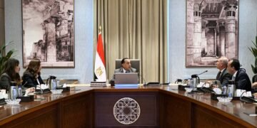 رئيس الوزراء يستعرض مقترحات تطوير المنطقة المحيطة بالقلعة ومنطقة “الزبالين” بالقاهرة
