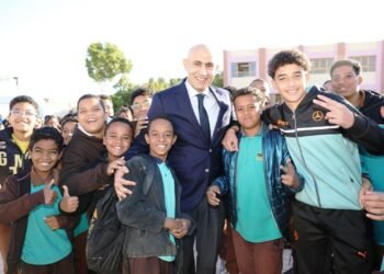 وزير التربية والتعليم ومحافظ أسوان يتابعان سير العملية التعليمية بمدرسة الشهيد عمرو فريد المتميزة للغات