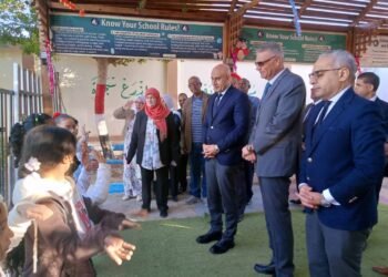 بالصور..وزير التربية والتعليم ومحافظ أسوان يتابعان سير العملية التعليمية بمدرسة الشهيد عمرو فريد المتميزة للغات