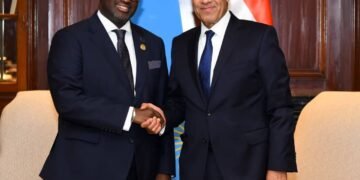 وزير الخارجية يلتقي نظيره الرواندي لبحث سبل تعزيز التعاون الثنائي