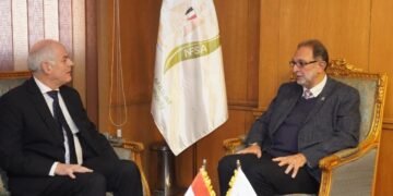 رئيس الهيئة القومية لسلامة الغذاء يستقبل السفير الأسترالي بالقاهرة لتعزيز التعاون المشترك