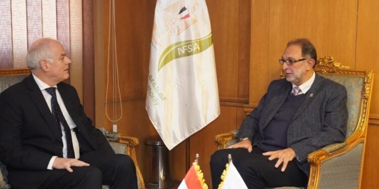 رئيس الهيئة القومية لسلامة الغذاء يستقبل السفير الأسترالي بالقاهرة لتعزيز التعاون المشترك