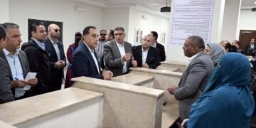رئيس الوزراء يتفقد مجمع خدمات المواطنين بقرية “الودى” ضمن مشروعات “حياة كريمة ” بالصف
