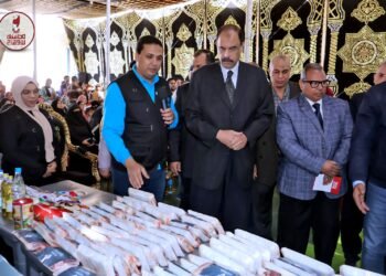 محافظ سوهاج يشهد توزيع أجهزة عرائس وعدد من المساعدات للفئات الأولى بالرعاية