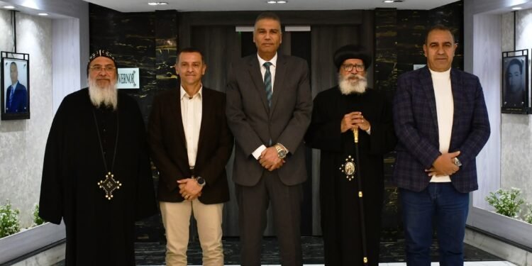 محافظ أسوان يستعرض مع رئيس القديس بإدفو  الإستعدادات النهائية لإستقبال قداسة البابا تواضروس الثانى الشهر المقبل