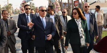 وزيرة التنمية المحلية ومحافظ الإسماعيلية يفتتحان ميدان “الإسماعيلية” ومجمع المحال التجارية بنادي وشاطئ الفيروز