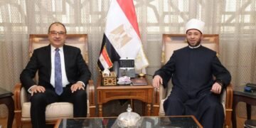 وزير الأوقاف يستقبل وزير قطاع الأعمال العام لبحث تعزيز التعاون والتكامل في عدد من المجالات