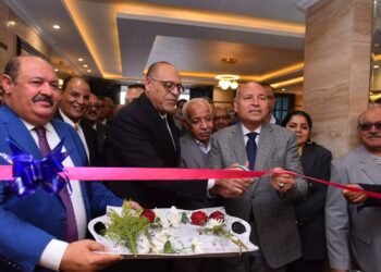 بحضور محافظ القاهرة ورئيس “عمال مصر”..وزير العمل يفتتح المقر الجديد للنقابة العامة للعاملين بالنقل البري