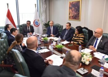 الدكتور خالد عبدالغفار يترأس اجتماع مجلس إدارة هيئة الإسعاف المصرية