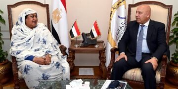 وزير الصناعة والنقل يبحث مع وزيرة الصناعة والتجارة السودانية سبل تعزيز التعاون بين البلدين في مجالات التكامل الصناعي والتجاري