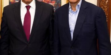 وزير الخارجية يلتقي الإعلامي الأمريكي “فريد زكريا”