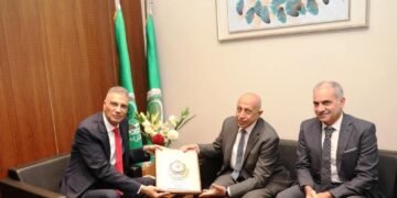 محافظ أسوان : يشيد بجهود الأكاديمية العربية للعلوم والتكنولوجيا والنقل البحرى لدعم مشروعات البنية التحتية