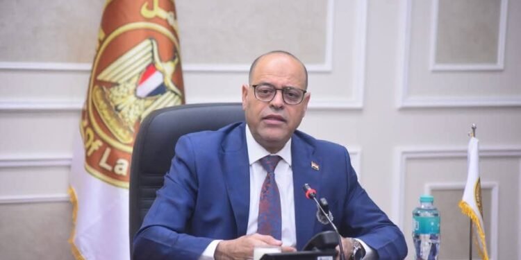 وزير العمل يصدر قرارًا وزاريًا رقم (346) لسنة 2025 بشأن تحديد الإجازات الدينية للإخوة المسيحيين