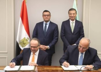 وزيرا الزراعة والإسكان يشهدان توقيع عقد اتفاق بين بحوث الصحراء و “المقاولون العرب” لإعادة تأهيل محطة الشيخ زويد