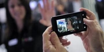 التصوير دون إذن جريمة مكتملة الأركان.. القانون يحمى الخصوصية