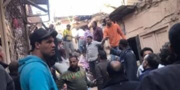 استكمال البحث عن 6 أشخاص مفقودين أسفل ركام عقار إمبابة المنهار