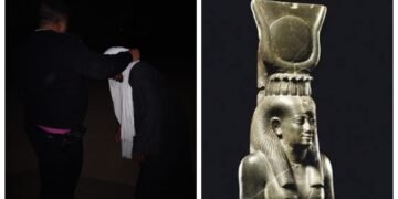 ضبط تمثال أثري فرعوني بحوزة مهربين على الطريق الزراعي بالمنيا