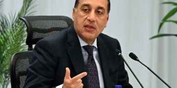 رئيس الوزراء يبدأ جولة ميدانية بعدد من المشروعات التنموية والخدمية بمحافظة الأقصر