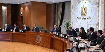 رئيس الوزراء يتابع الجهود الحكومية الخاصة بتيسير الإجراءات وتسهيل دخول السائحين وتحسين التجربة السياحية والصورة الذهنية