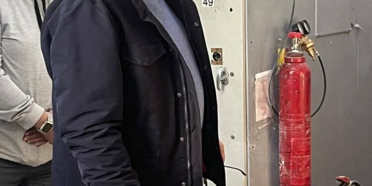 وزير الكهرباء والطاقة المتجددة يتفقد مركز خدمة المواطنين، ومحطة المحولات، بمدينة بورفؤاد ببورسعيد